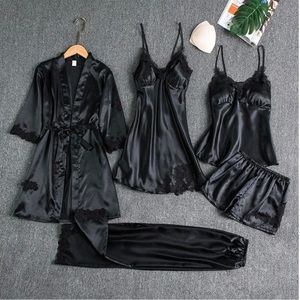 Blushy Silk Set - black